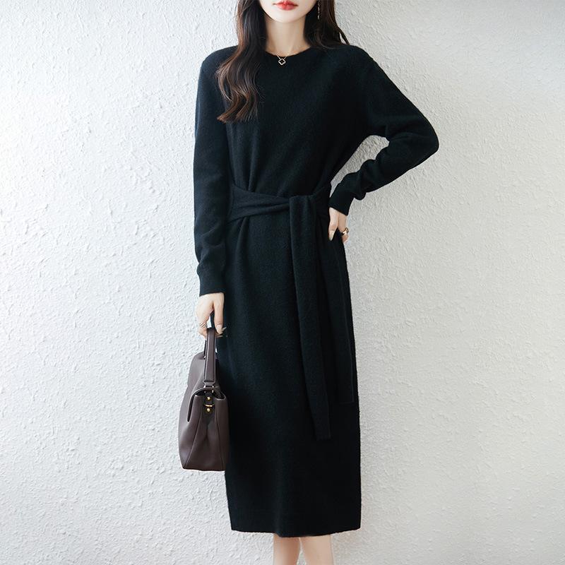 2025 Autumn/Winter Pure Wool Women's Long Knit Dress with Belt & Round Neck