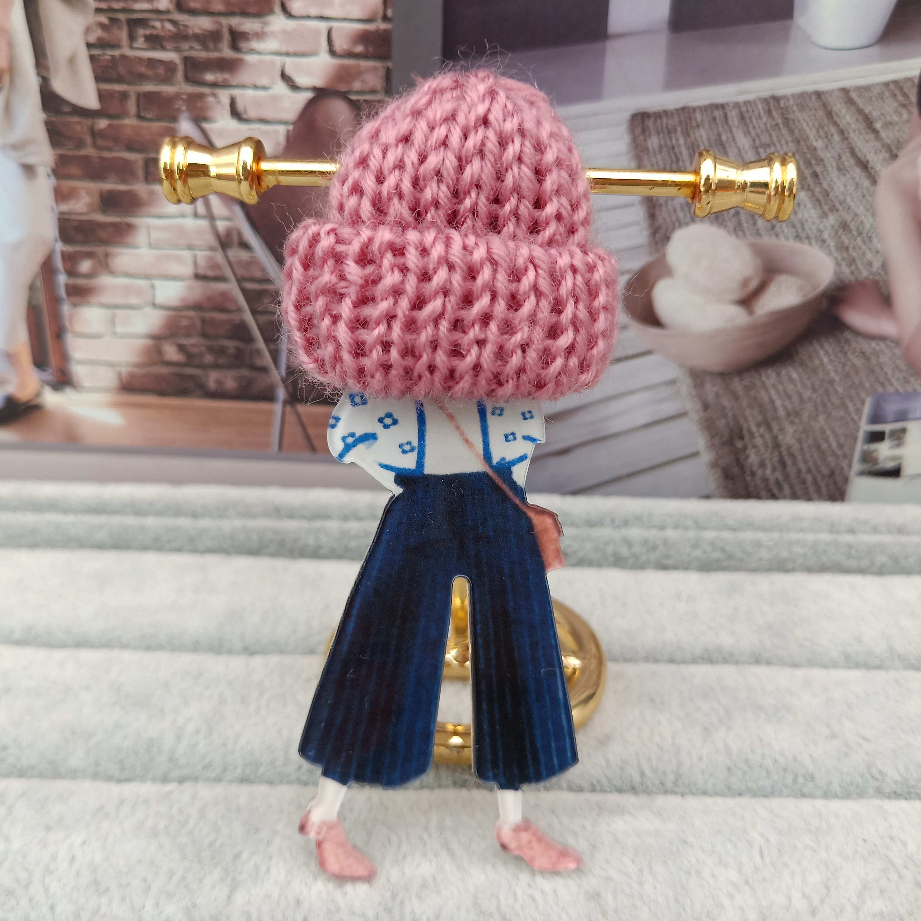 

Cute Acrylic Badges Brooch For Women Wool Hat Scarf Pin Icons on Backpack Broach Girls Clothing Accessories New Year Gifts