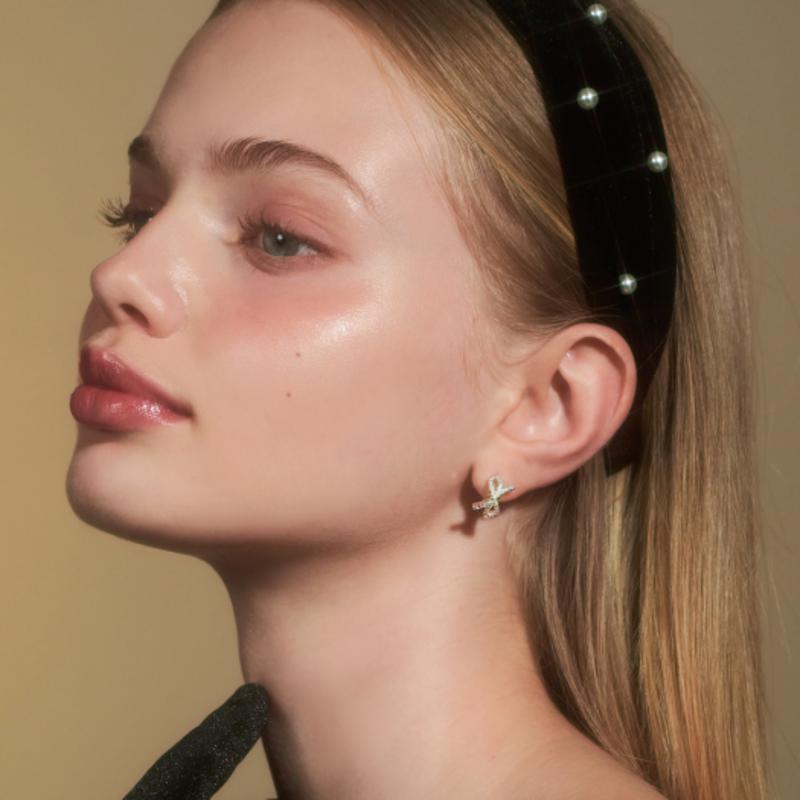 

Жемчужная плетеная повязка для волос ENGBROX black