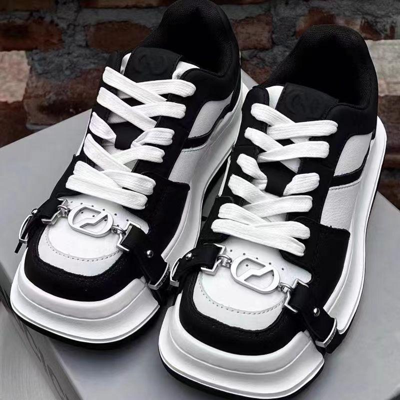 2025 new Guochao niche versatile board shoes women's head straps casual sports shoes thick sole heightening white shoes women