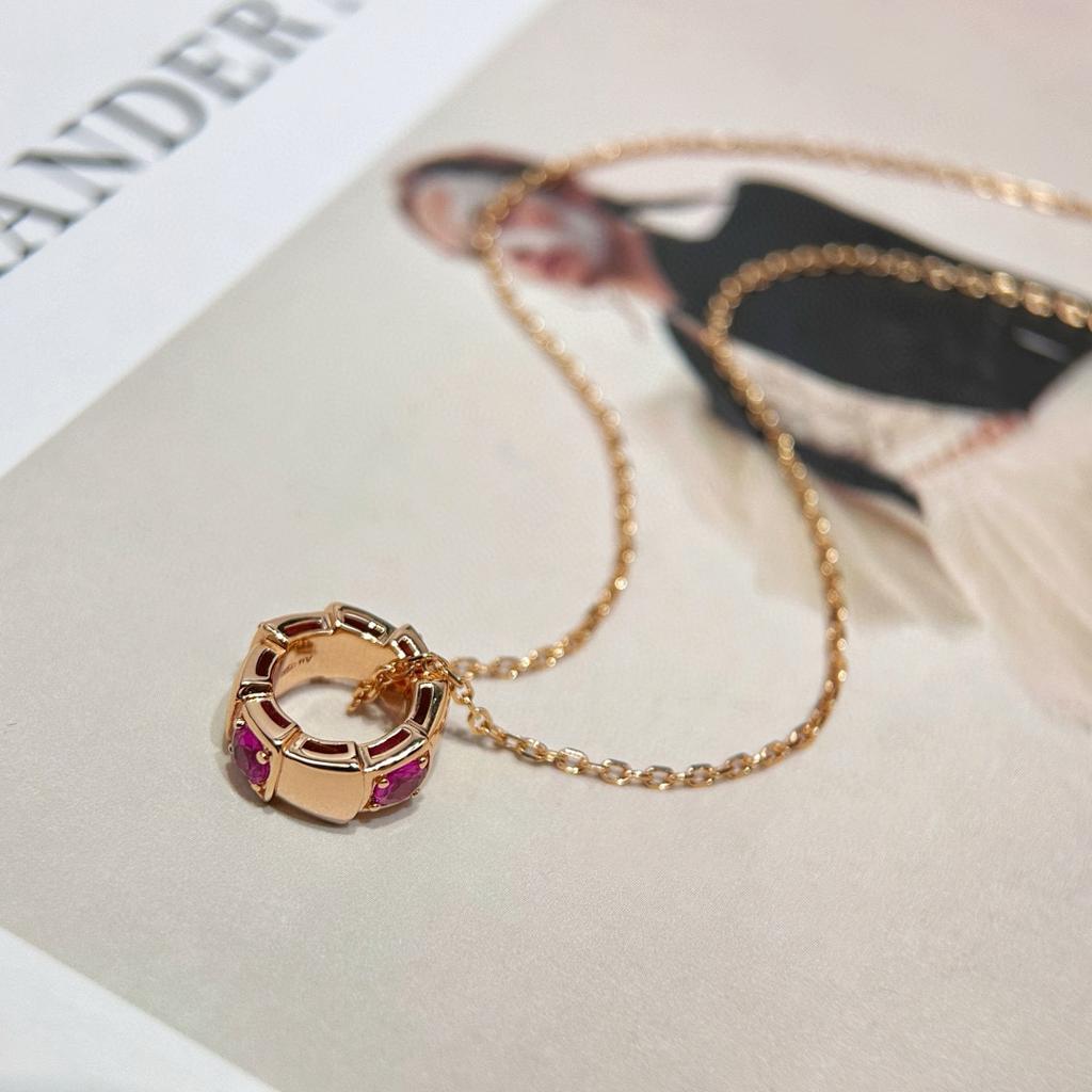 2024 Latest Hot Brand Vintage Women's Necklace Luxury Jewelry For Women 925 Sterling Silver Designer Pendant Chain Necklaces