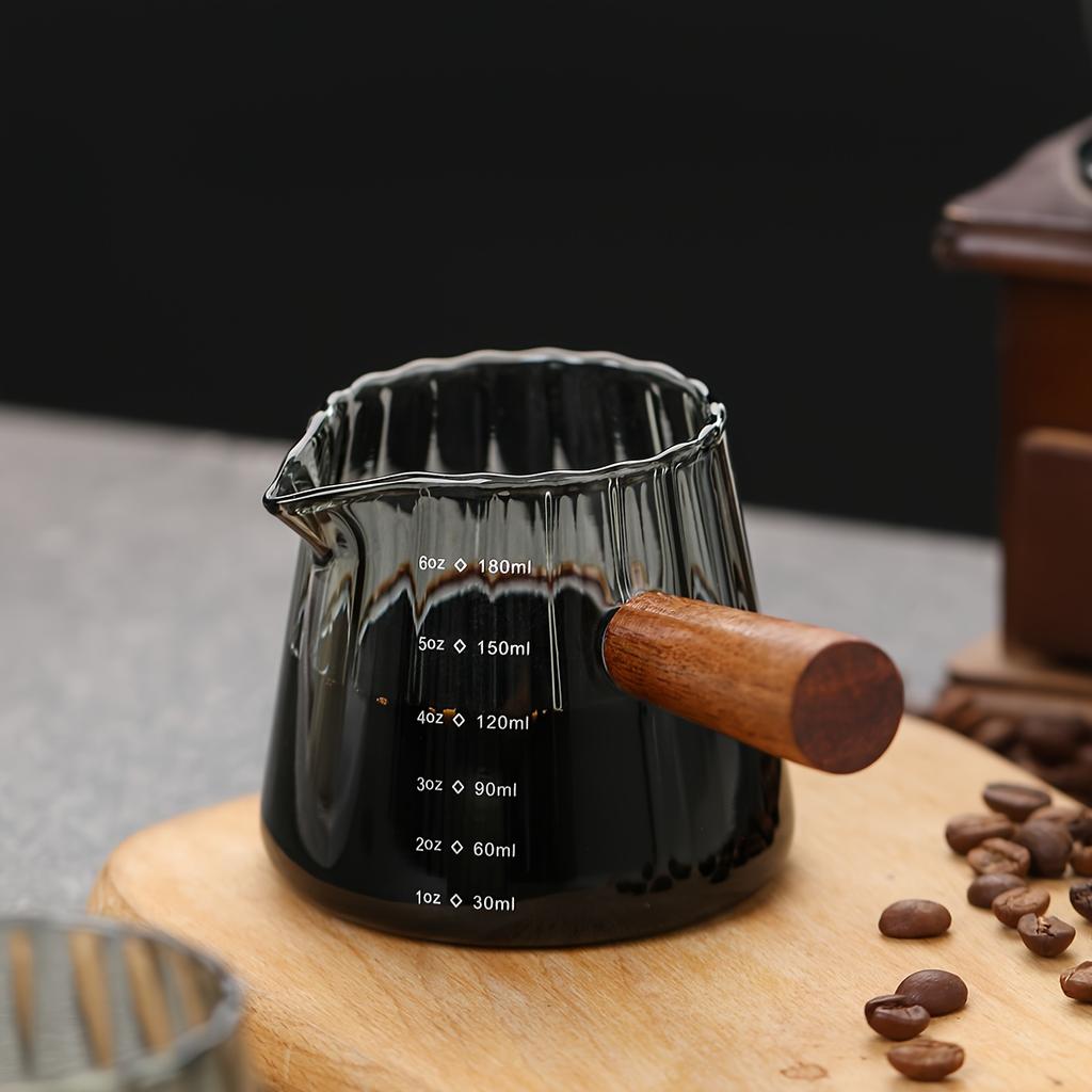Italian Style Glass Coffee Cup 180ml Reusable Insulated Measuring Cup Wooden Handle Drinking Glasses for Coffee Tea Water