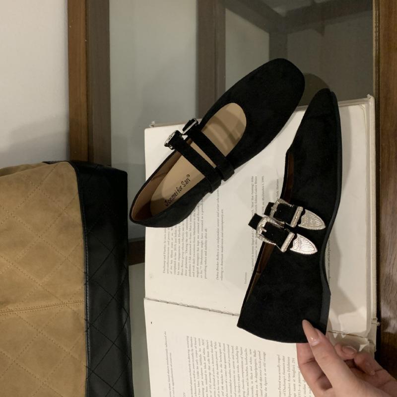 

2025 новая осенняя замшевая обувь с круглым носком, внутренним танкетным каблуком, замшевой металлической пряжкой, универсальная, нишевая, вечерний бриз, с мелким вырезом, женские туфли-лодочки 39 коричневый