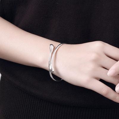 Offenes Armband für Frauen, verstellbar, poliert, schlichter Stil, Wassertropfenform, Hochzeit, tägliche Verabredung