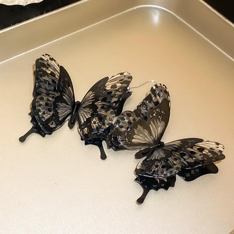 Korean fashion three-dimensional butterfly ear hook Dongdaemun temperament new earrings exaggerated design personalized earrings