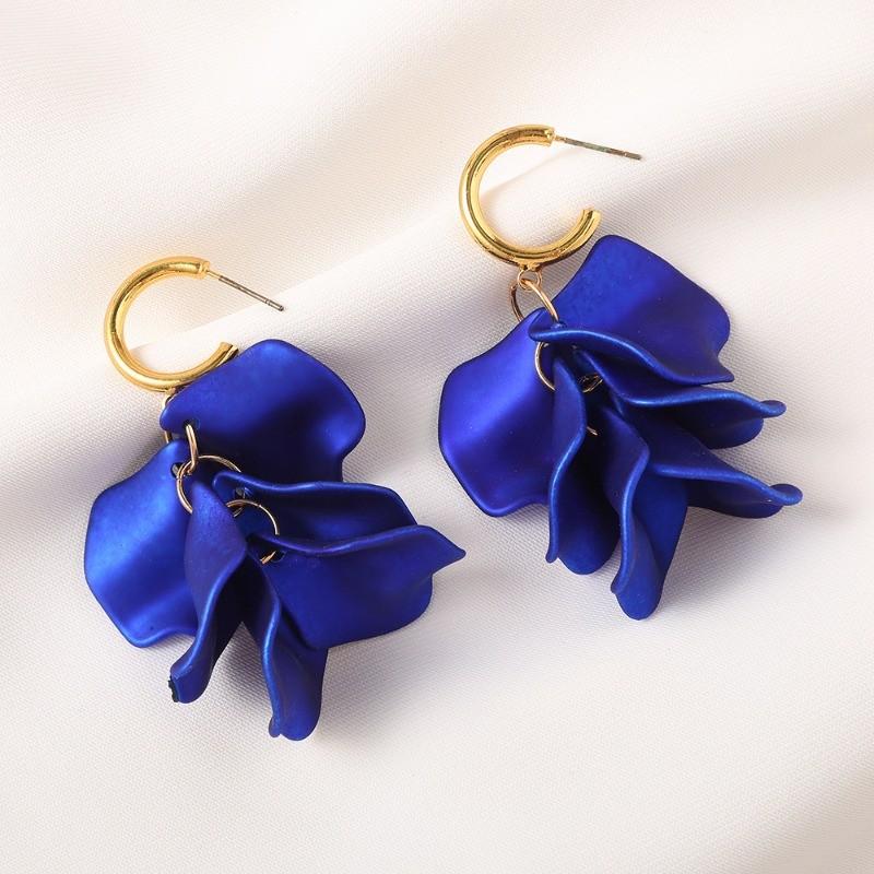 Pinkdudu Modische Rosenblütenblatt-Hängeohrringe Harz Perlmuttglanz Blumenohrringe Damen Schmuck PD2386