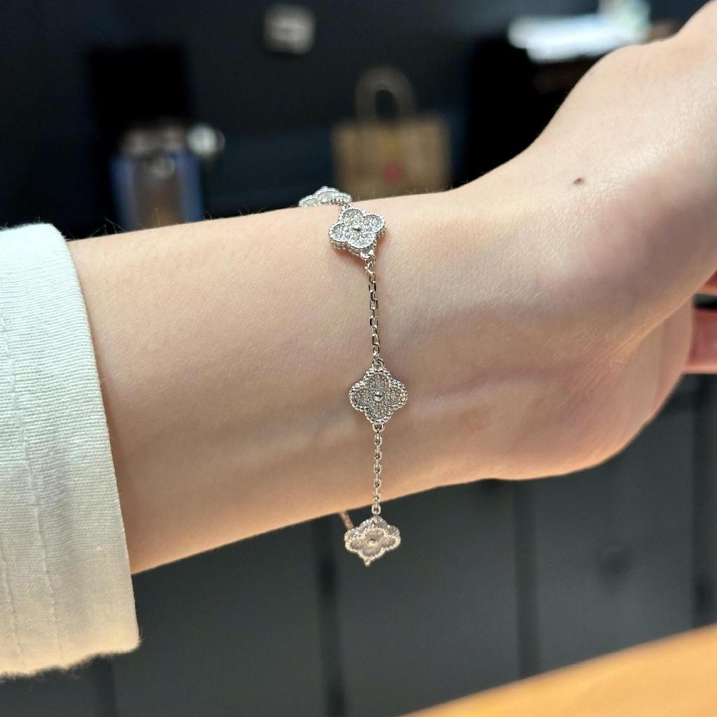 V Gold Mini Malý Čtyřlístek Šestikvětý Náramek Dámský Plátovaný 18K Zlatem Plný Diamant Květinové Šperky Temperament