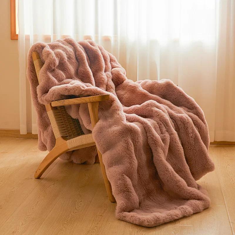 Class A Rabbit Fleece Blanket Quilt Winter Thickened Milk Fleece Office Nap Sofa Blanket Comfortable, Can Be Covered At Any Time