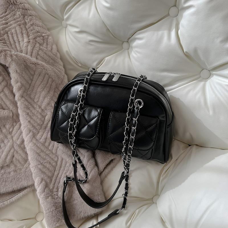Rhombus chain bag women's new niche design shoulder armpit bag high-end commuter pillow bag