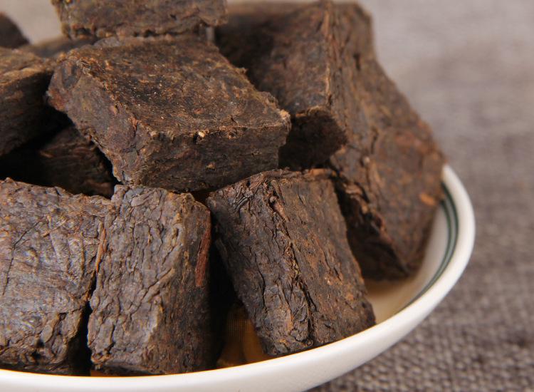 Exquisite 2003 Yunnan Pu-erh Gift Box with Ripe Small Gold Tea Bricks