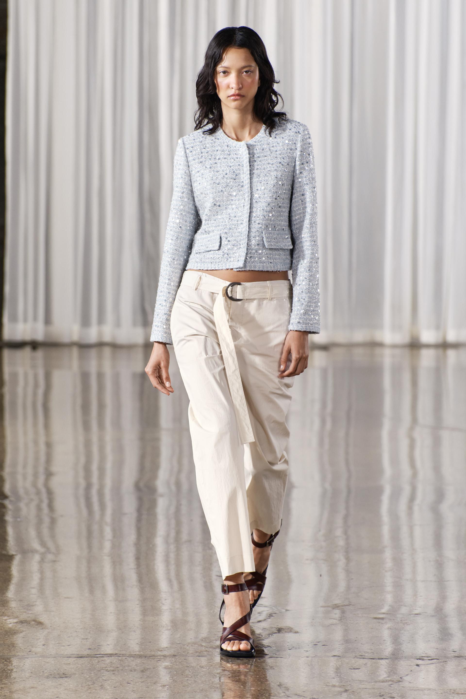 

КОРОТКАЯ КУРТКА С ПАЙЕТКАМИ ZW COLLECTION