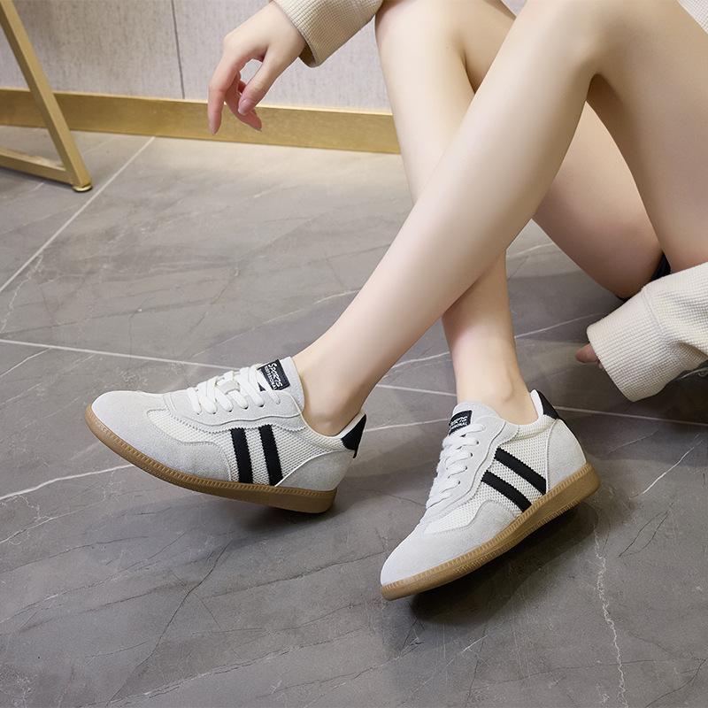 2025 new leather mesh German training shoes women's Korean version of casual sports shoes women's thick-soled inner height increase Forrest Gum