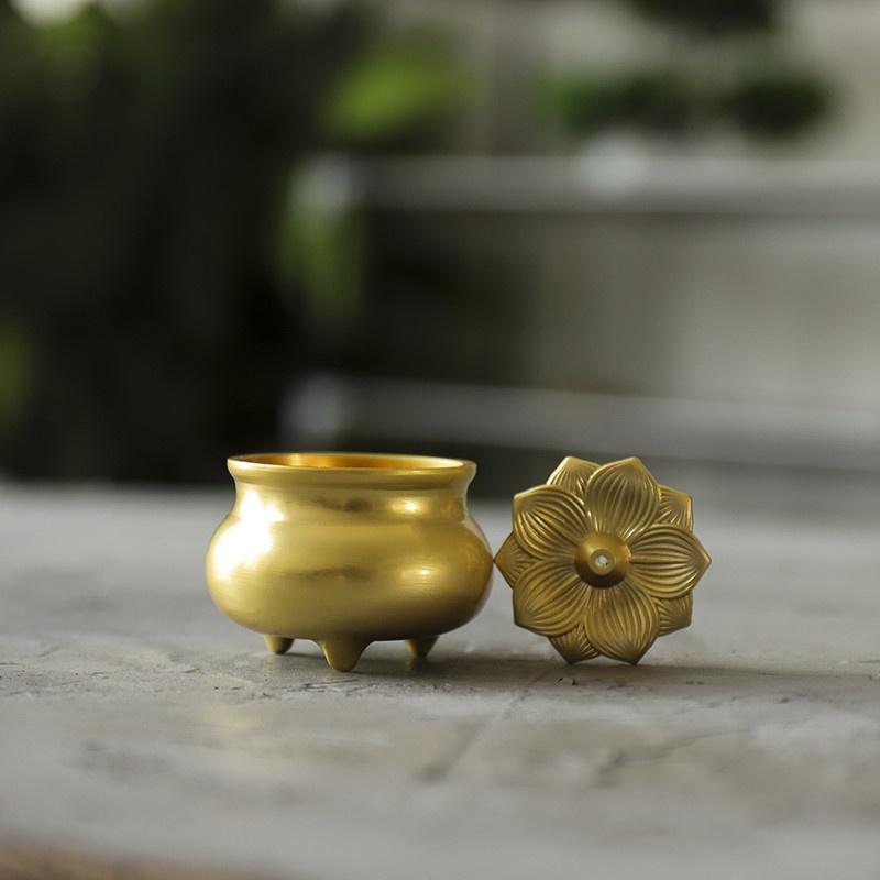 Pure Copper Gold Lotus Flower Incense Burner Mini Small Incense Stick Holder Aromatherapy Censer for Temple Teahouse Home Decor