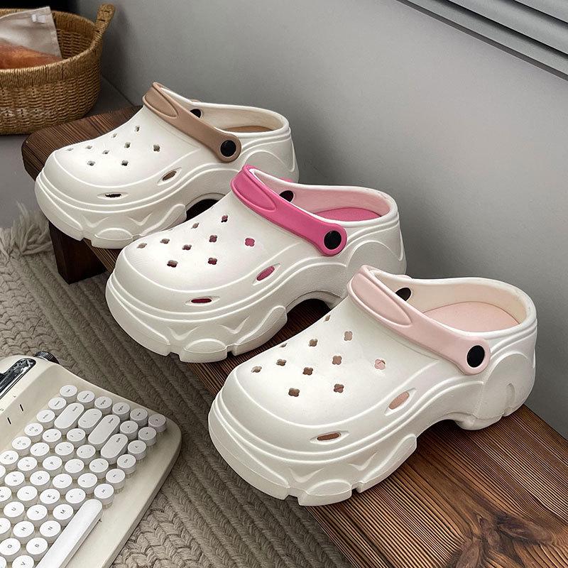 2026 Women's Thick Sole Garden Shoes: Non-Slip High-Heeled Beach Slippers with Arch Support and Closed-Toe Design