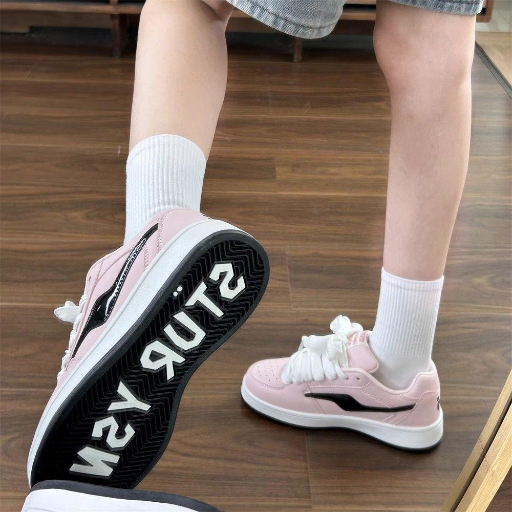 Korean version of student leisure niche design board shoes tide 2024 new Harajuku port style flat bottom street shooting sports shoes women