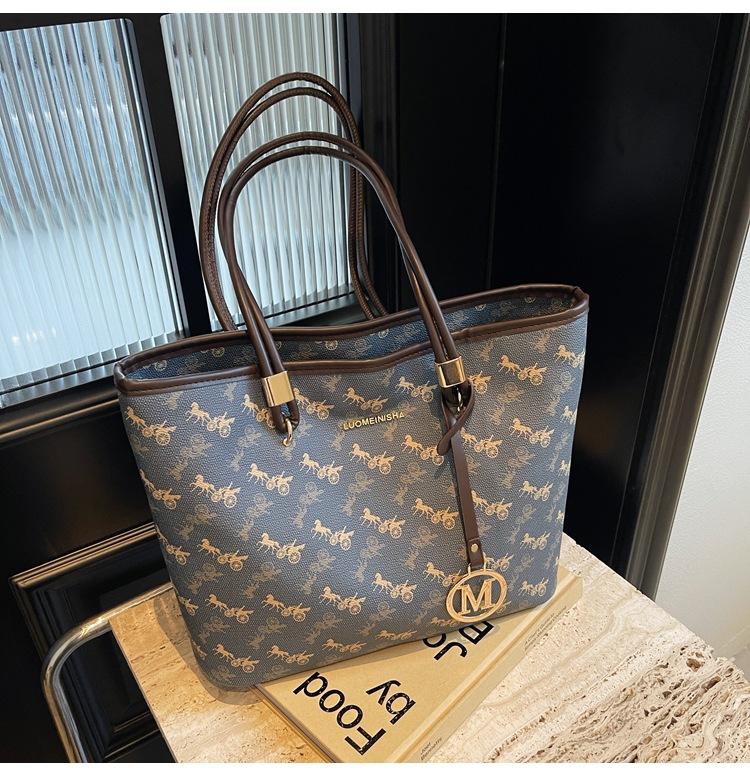 

Сумка-тоут женская 2024 новая большая сумка для поездок на работу осень-зима универсальная повседневная сумка через плечо премиум-сумка sense темно-синий