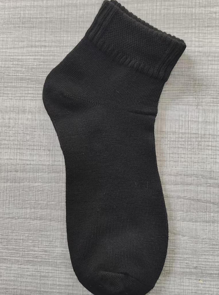 Unisex Mid-Tube Sports Socks - Black, White, Gray, Soft Cotton, Simple Design