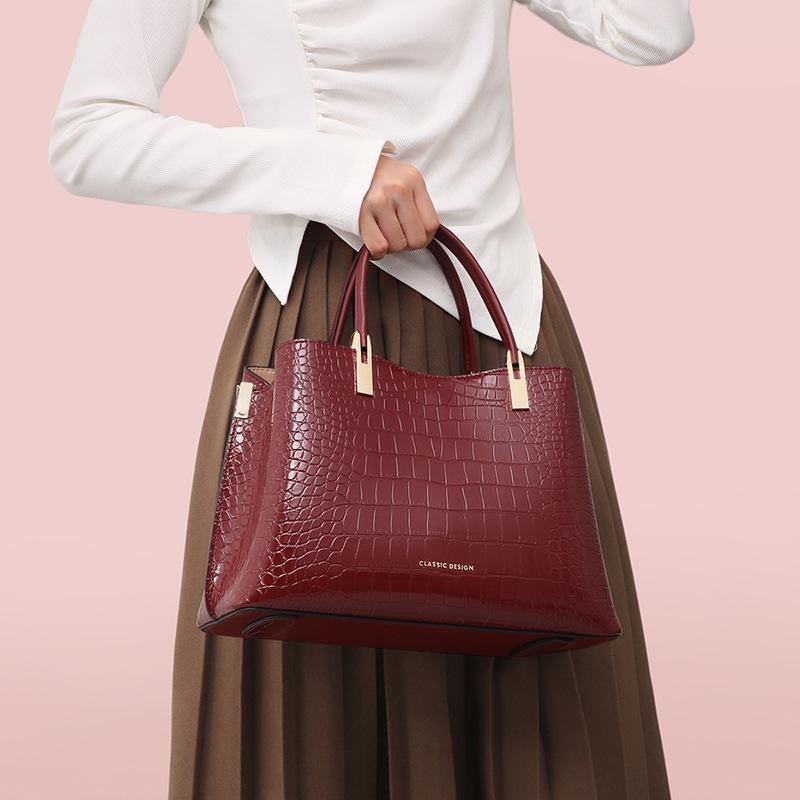New Red Genuine Leather Women's Bag Middle-aged Mother-in-law's Light Luxury Wedding Bag for Mother's Bag