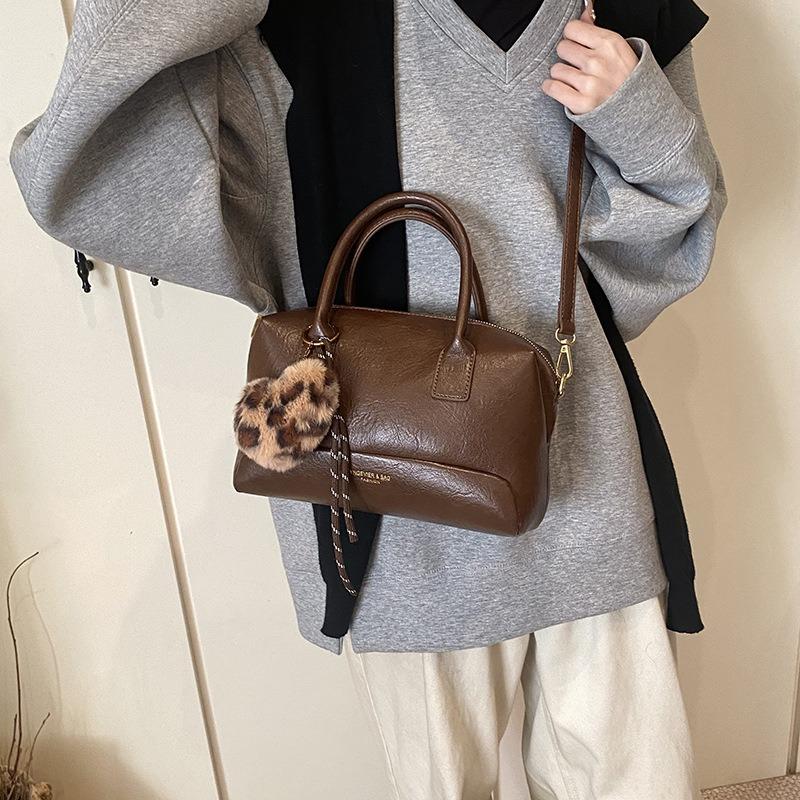 Premium retro portable bowling bag women's winter new fashion casual shoulder bag versatile messenger bag