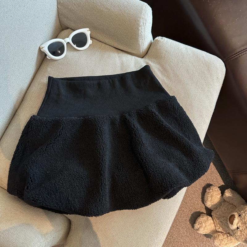 Sweet Style Elastic Waist Slim-Fit Faux Lamb Wool Skirt for Women - Autumn/Winter Short Skirt