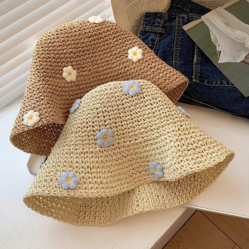 Women's Floral Straw Hat Summer Seaside Sun Protection Sun Bucket Hat Foldable Vacation Style Hollowed-Out Woven Hat for Outings