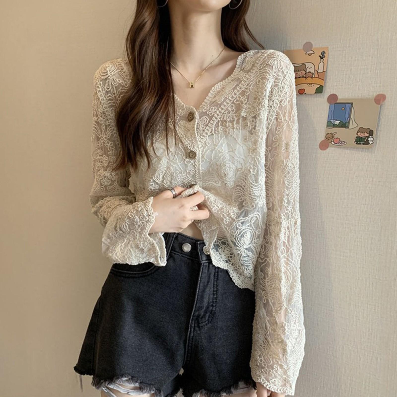 

Женская кружевная трикотажная куртка с ажурным узором Sun Clothing One Size бежевый