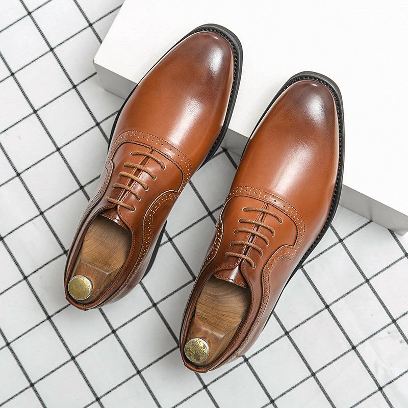 Leather Shoes British Retro Brock Carved Business Dress Casual Inner Height Increase Pointed Breathable Groom Wedding Shoes