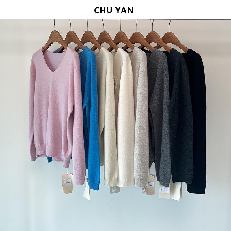 Seamless V-neck Wool Knit Pullover: Women's Autumn/Winter Solid Color Base Layer Top