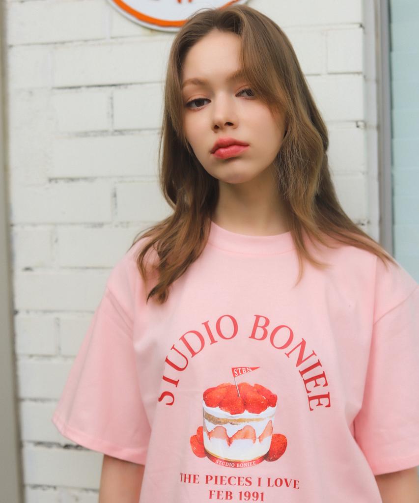 BONIEE Strawberry Cake Graphic Loose T-Shirt Pink