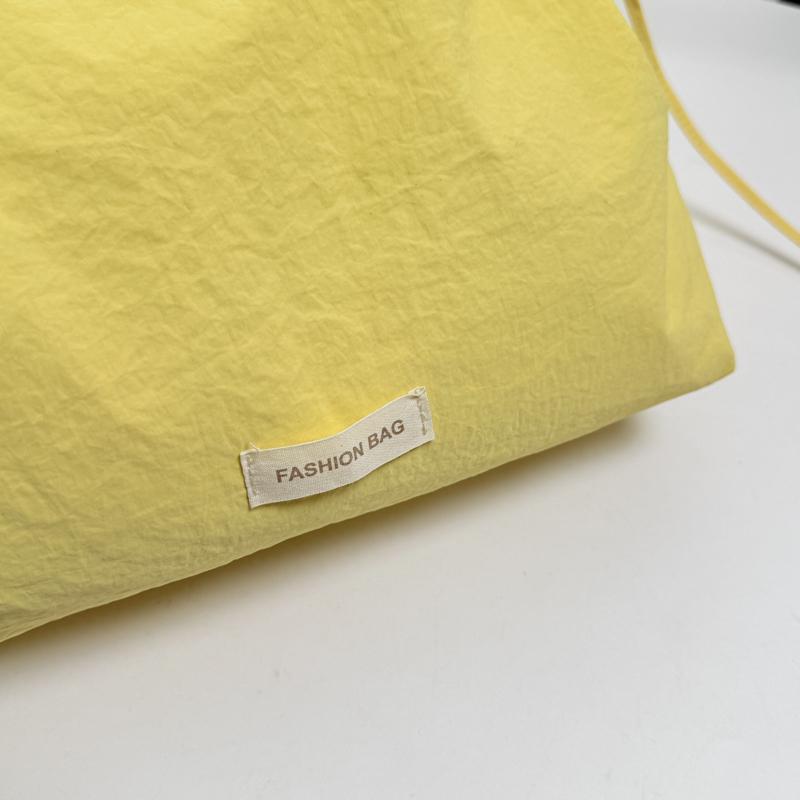 Minimalist Nylon Hobo Bag for Women Casual Everyday Use Large Capacity Shoulder Tote Bag Soft Fabric Fashion Design