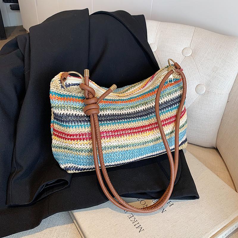 

Сучасна стильна плетена сумка через плече для жінок яскравих кольорів, ідеальна для щоденних прогулянок різнокольоровий