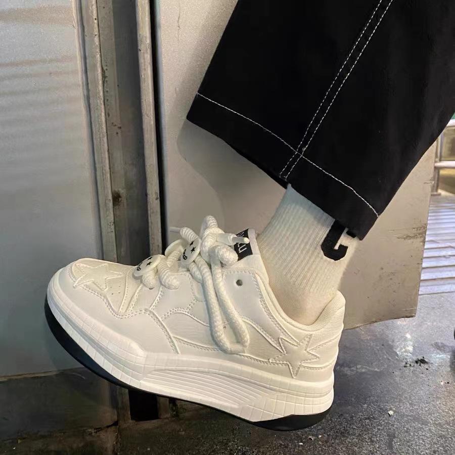 Campus niche retro skateboard sneakers ins casual style