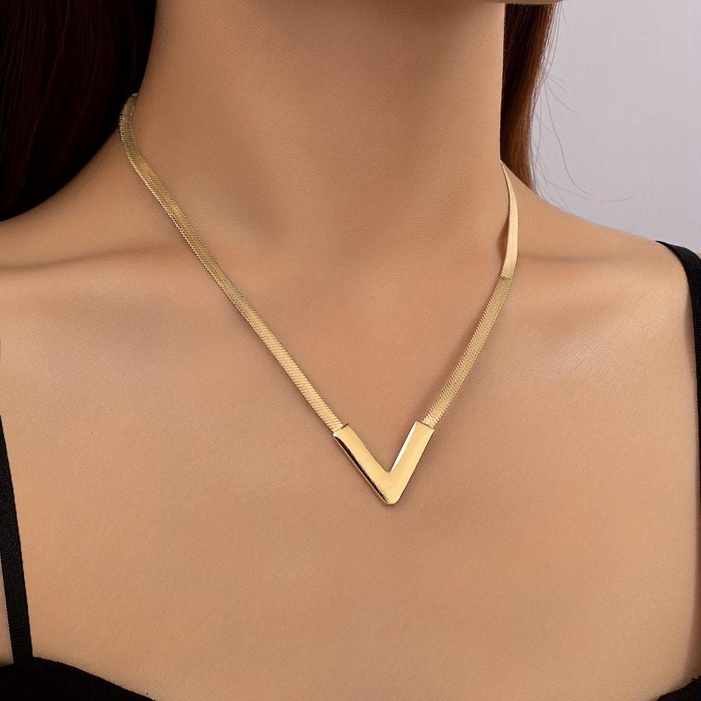 18 Karat vergoldete Halskette mit V-förmigem Anhänger im schlichten Stil, Schmuckgeschenk für Damen