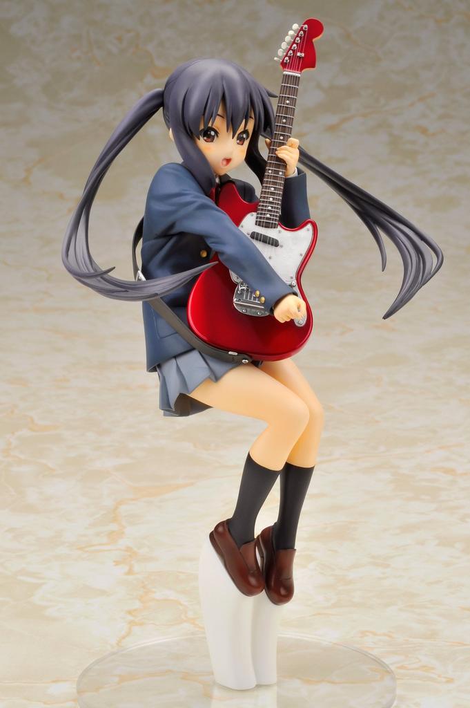 Nakano Azusa PVC finished K-On! 1/8 (1/8 pre-painted product)