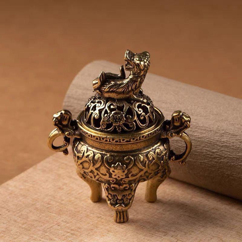 Vintage Alloy Incense Burner Stick Holder Three Legged Hollow Out Mini Sandalwood Censer Incense Burner Home Decoration