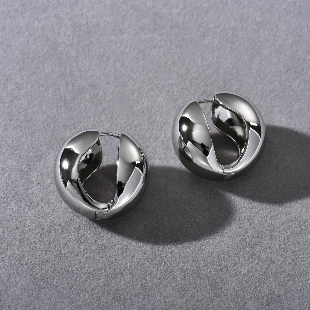 French Minimalist Cold Wind Metal Smooth Surface Round Wide Face Earrings Earrings Earrings Light Luxury Unique Temperament Earrings Women