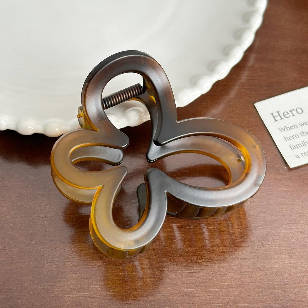 Trendy Vibrant And Butterfly Claw Clip For Women Enhancing Casual And Styles Formal