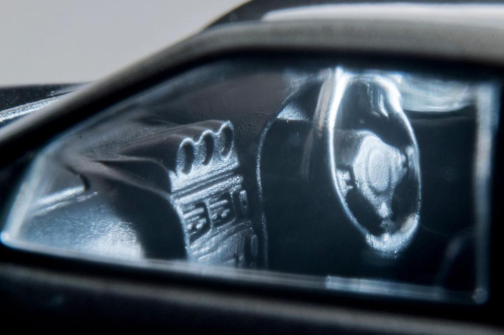 TOMYTEC Tomica Limited Vintage Neo Scale Nissan Skyline Sports Coupe 25GT TURBO with Optional 2000 Finished 333876 1/64 LV-N353a 2-Door Parts, Silver,