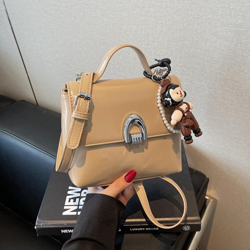 2025 Summer Fashion New Versatile Handbag Casual Versatile Messenger Commuter Bag Women's Texture Work Small Square Bag