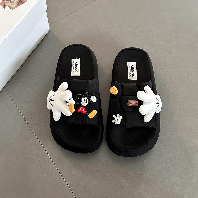 

Милые пляжные шлепанцы на толстой подошве с Микки, лето 2025, новая модная универсальная повседневная мультяшная обувь, женские шлепанцы на перемычке 35 чёрный