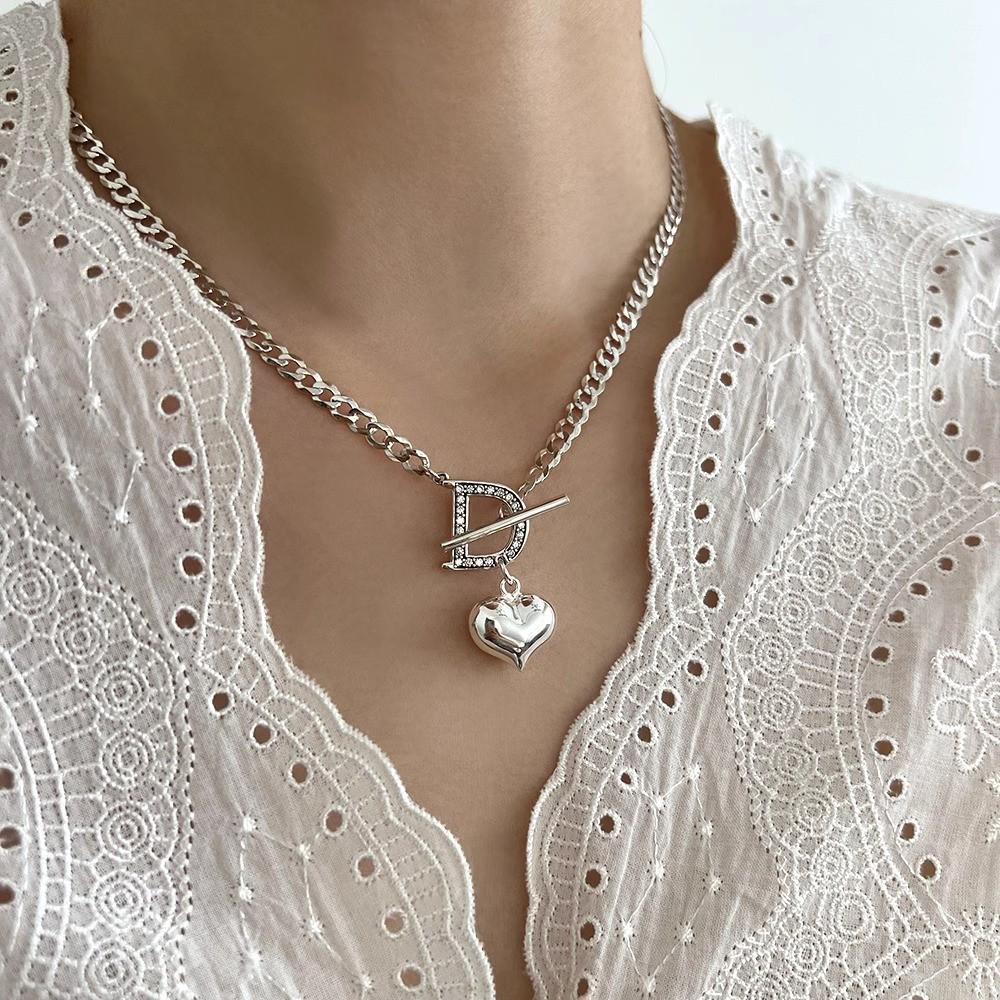 S925 Sterling Silver Pearl Necklace - Non-Fading High-End Clavicle Chain, Light Luxury Versatile Pendant for Women, New Summer Collection.