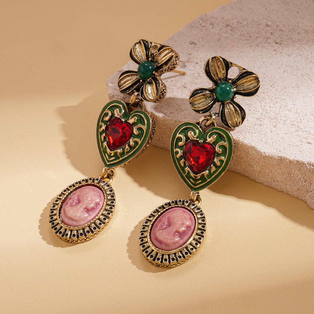 Flower Love Round Portrait Earrings Light Luxury High-end Palace Style Earrings