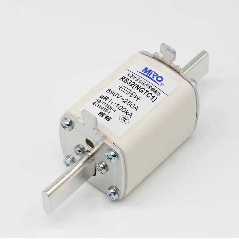 France PC31UD69V315TF 690V/315A Ultra-Fast Semiconductor Protection Fuse, aR Class