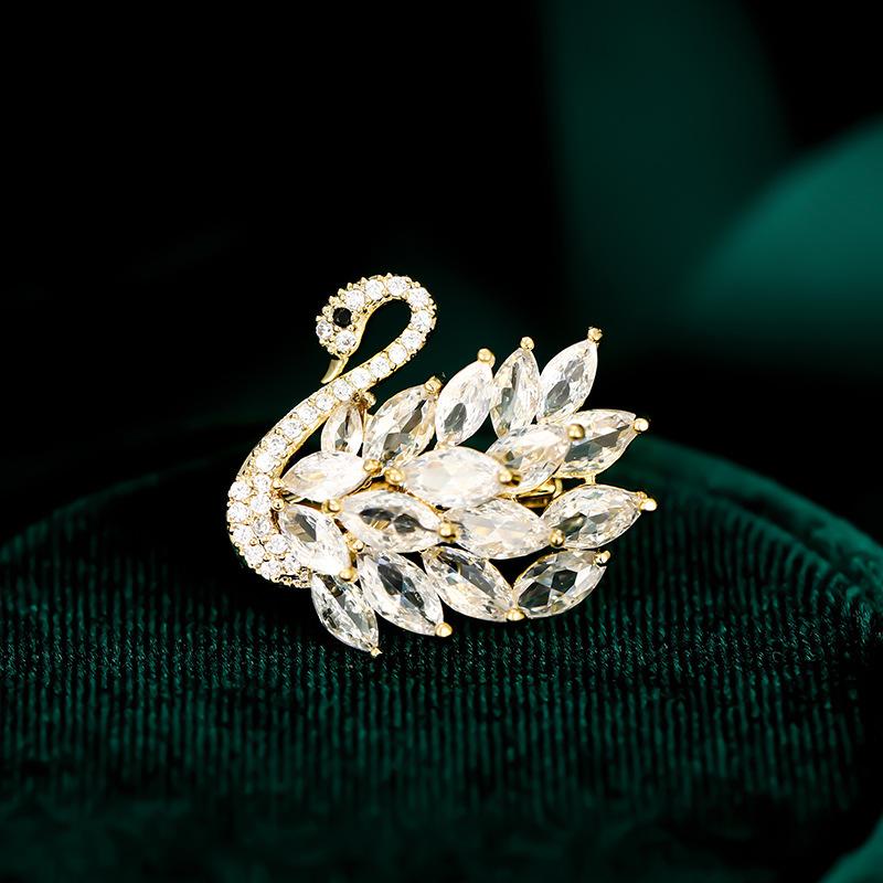 Noble and Elegant Crystal Swan Brooch Ins Personalized and Trendy Safety Pin Buckle Fixed Without Damaging Clothes Small Collar Pin