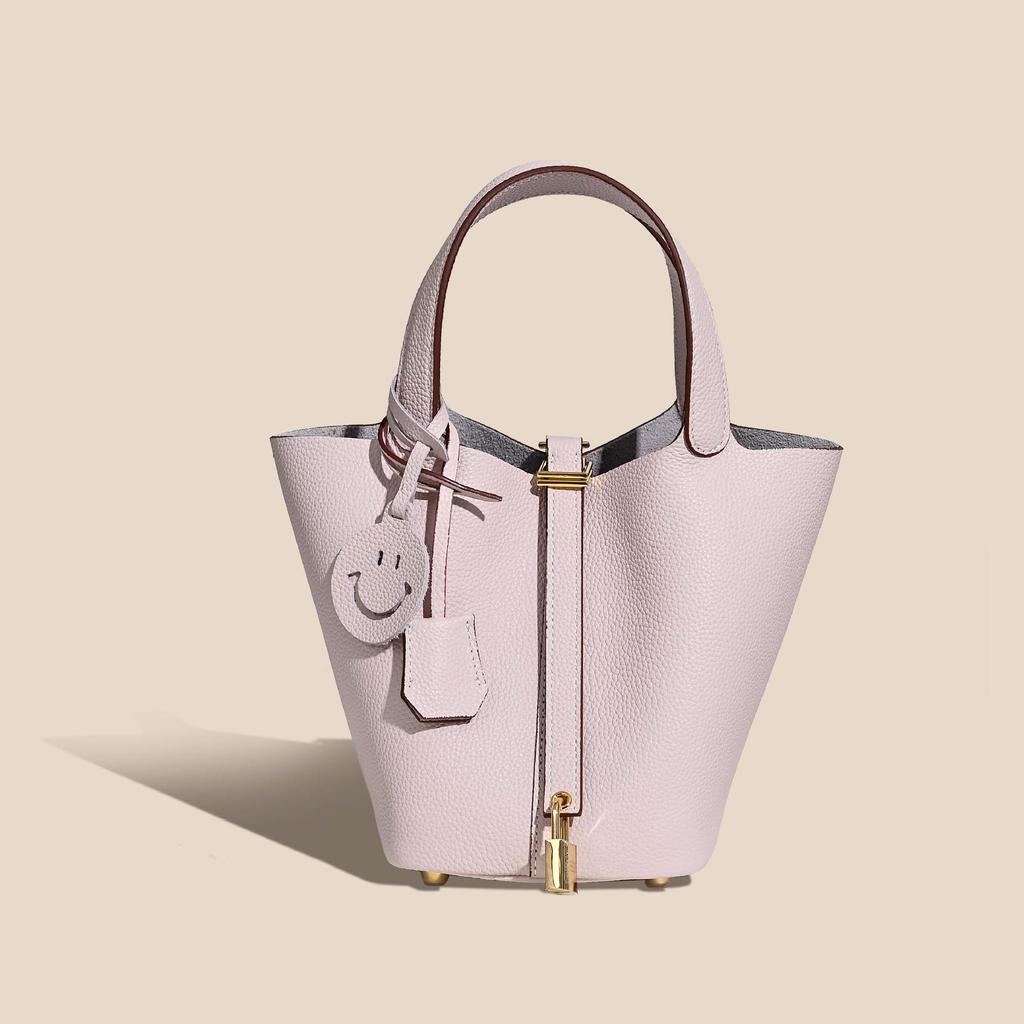 2025 Trending Women's Genuine Leather Cowhide Bucket Bag: Versatile, Top Layer Vegetable Tanned Handbag