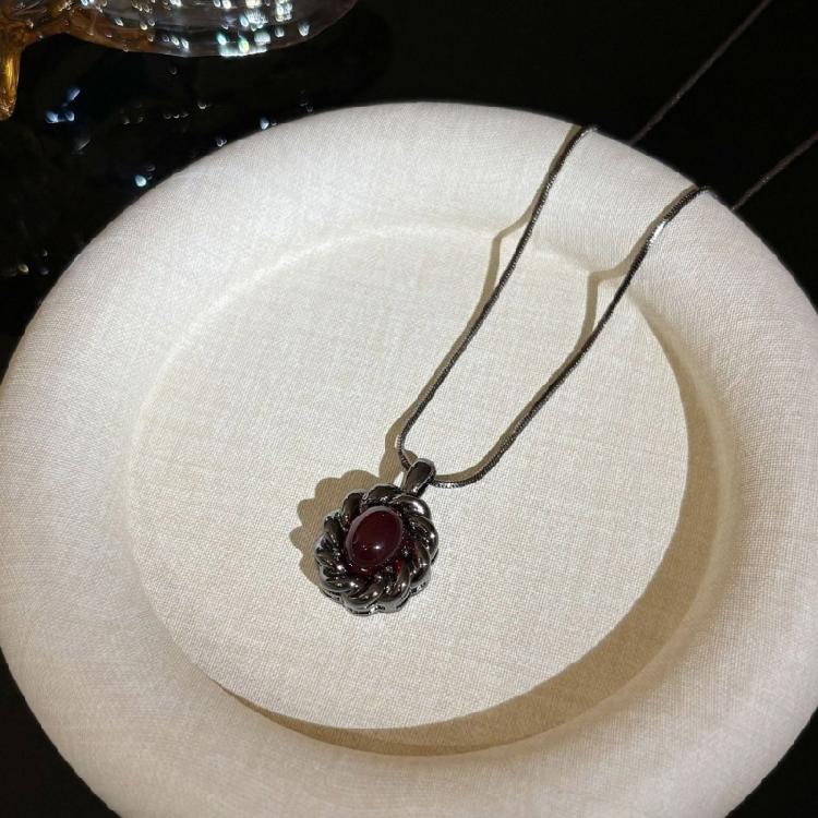 Exquisite Round Necklace Business Meeting Accessory Bead Necklace Perfect for Enhancing Your Daily and Evening Outfits