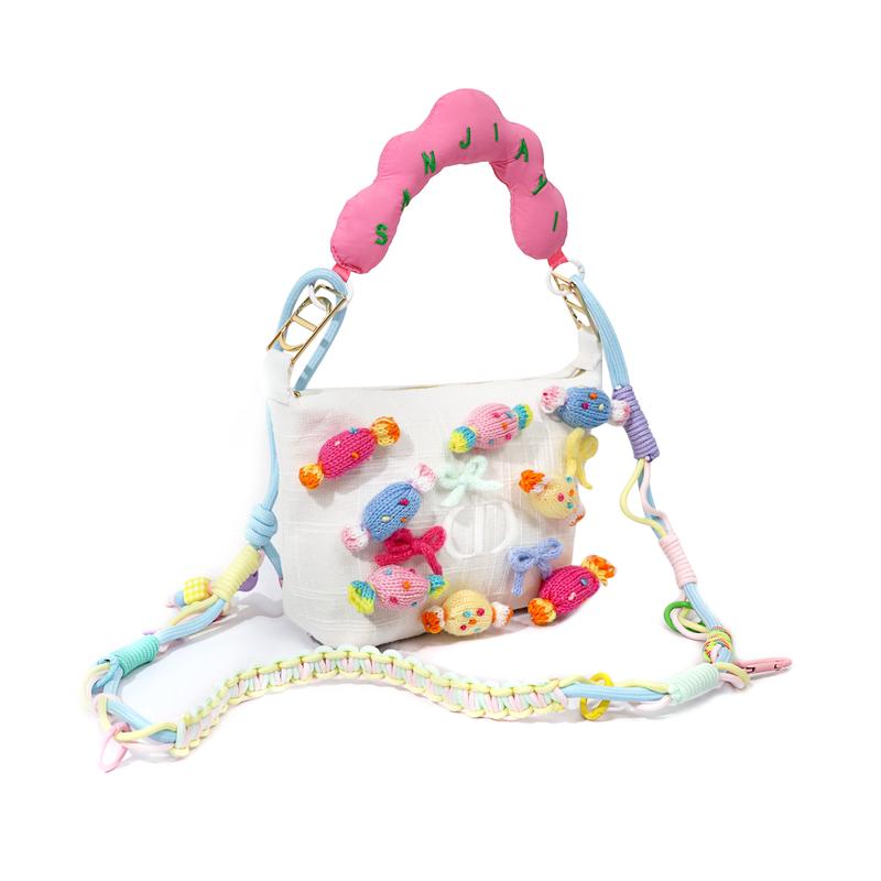 DIOR [Customized Cosmetic Bag] Fantasy Incredible Sugary French Elegant and Gentle White Textured Fabric Storage Bag