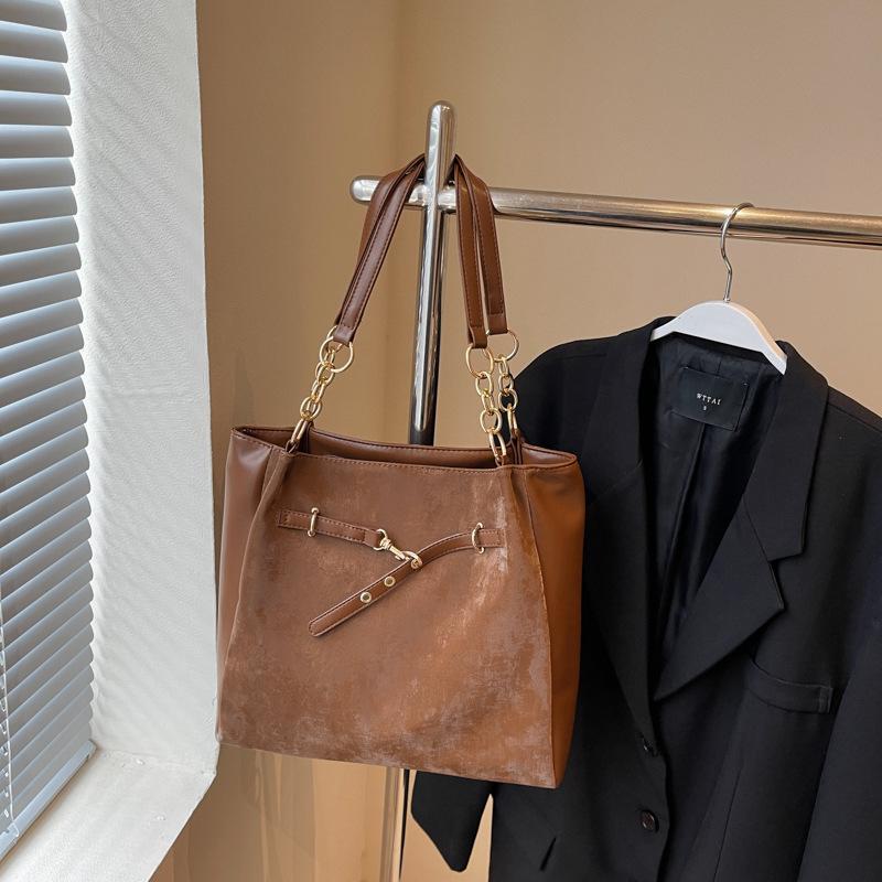 Casual Commuting Retro Large-capacity Bag Women's New Autumn and Winter Fashion Shoulder Bag Niche Tote Bag