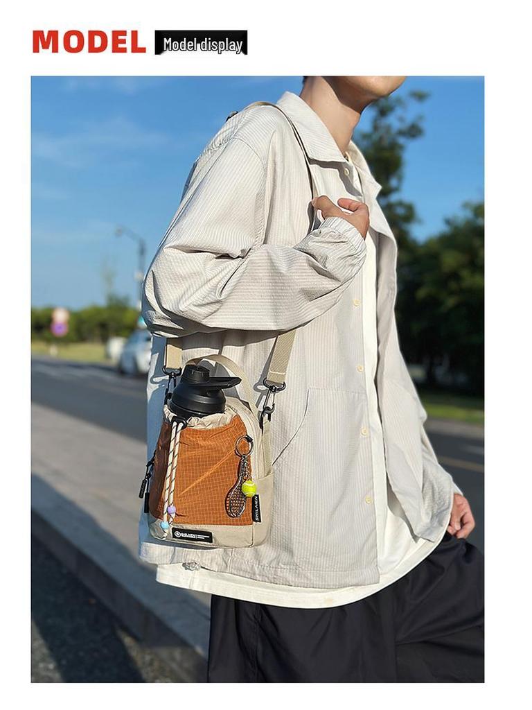 Multifunktionale leichte Outdoor-Umhängetasche für Männer und Frauen - Tragbarer Wasserflaschenhalter, Handytasche und kleiner Rucksack zum Wandern.