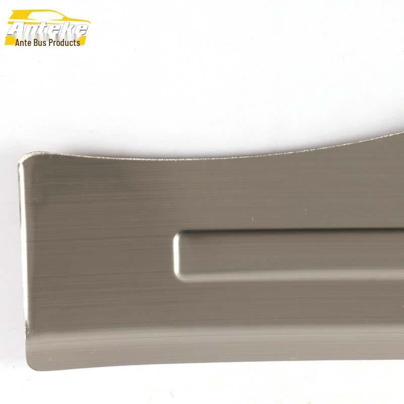 Xinrui Stainless Steel Anti-Scratch Bumper Protector and Welcome Pedal Scuff Plate